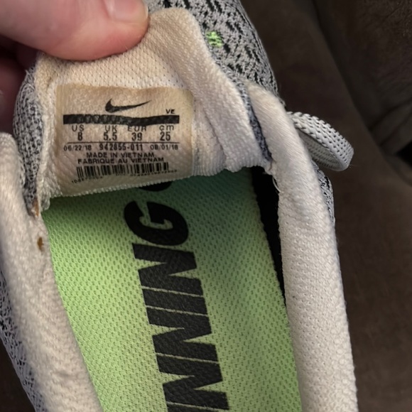 Nike Gray and Pink Athletic Shoes for Performance - Picture 4 of 5